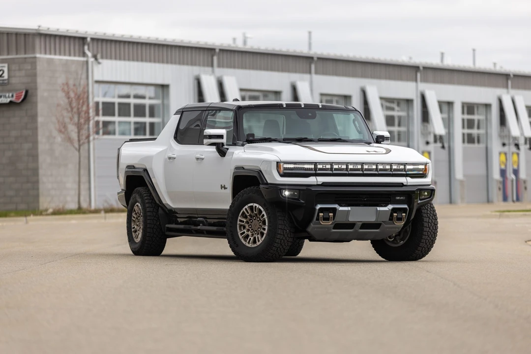 2022 GMC Hummer EV - Image 26 of 31