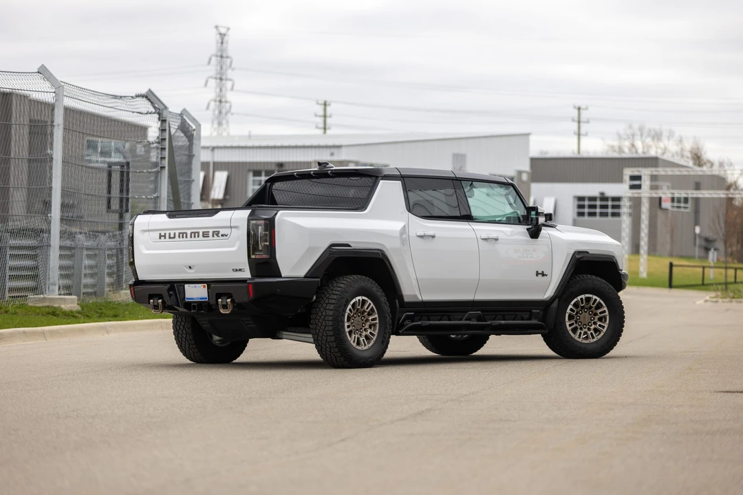 2022 GMC Hummer EV - Image 20 of 31