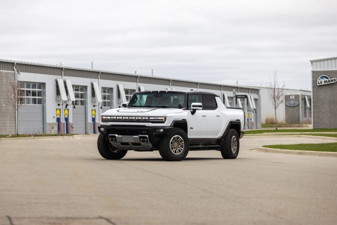 2022 GMC Hummer EV - Image 6 of 31
