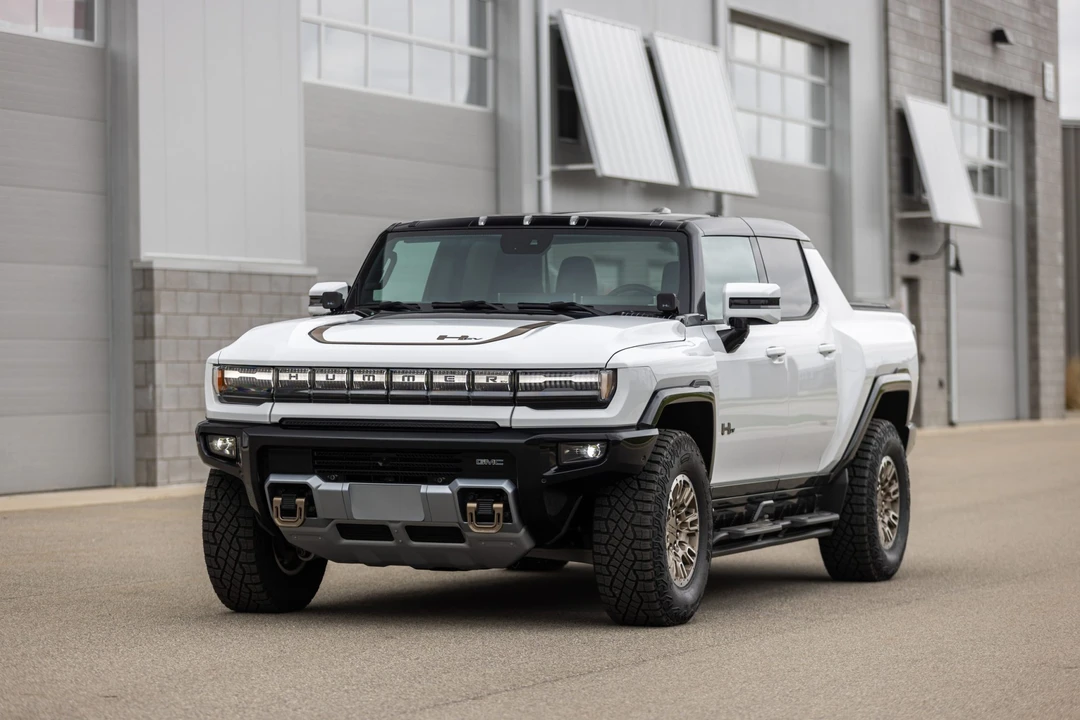 2022 GMC Hummer EV - Image 4 of 31