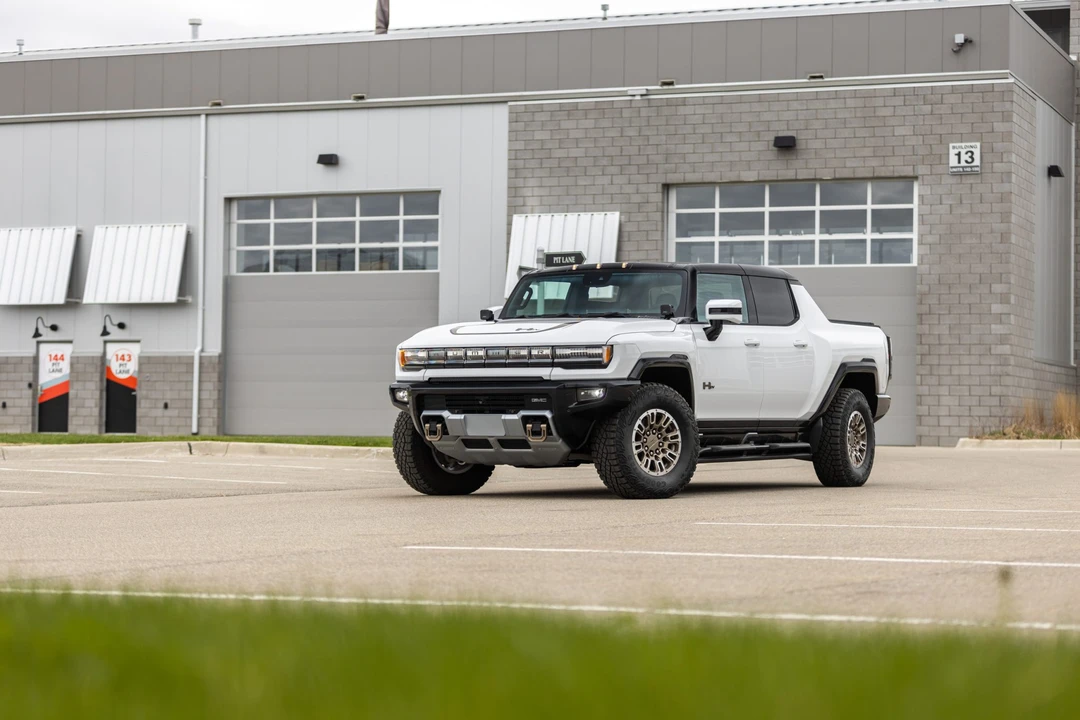 2022 GMC Hummer EV - Image 29 of 31