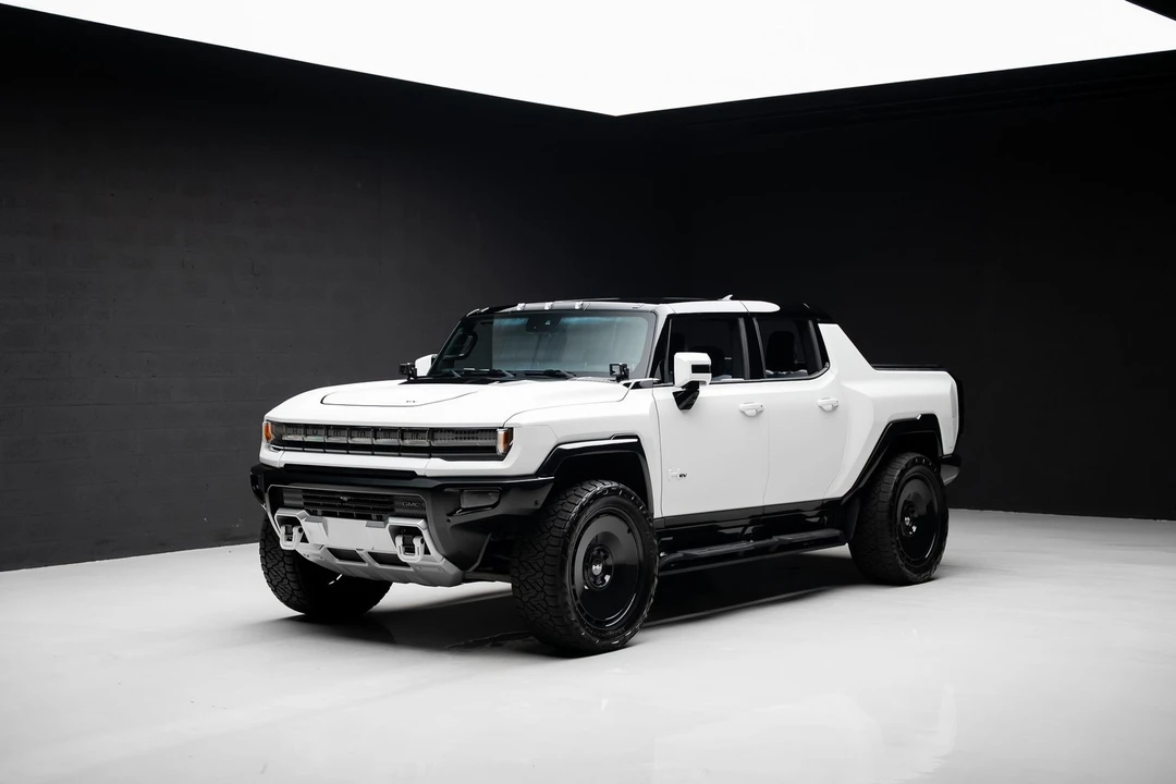 2022 GMC Hummer EV - Image 4 of 31