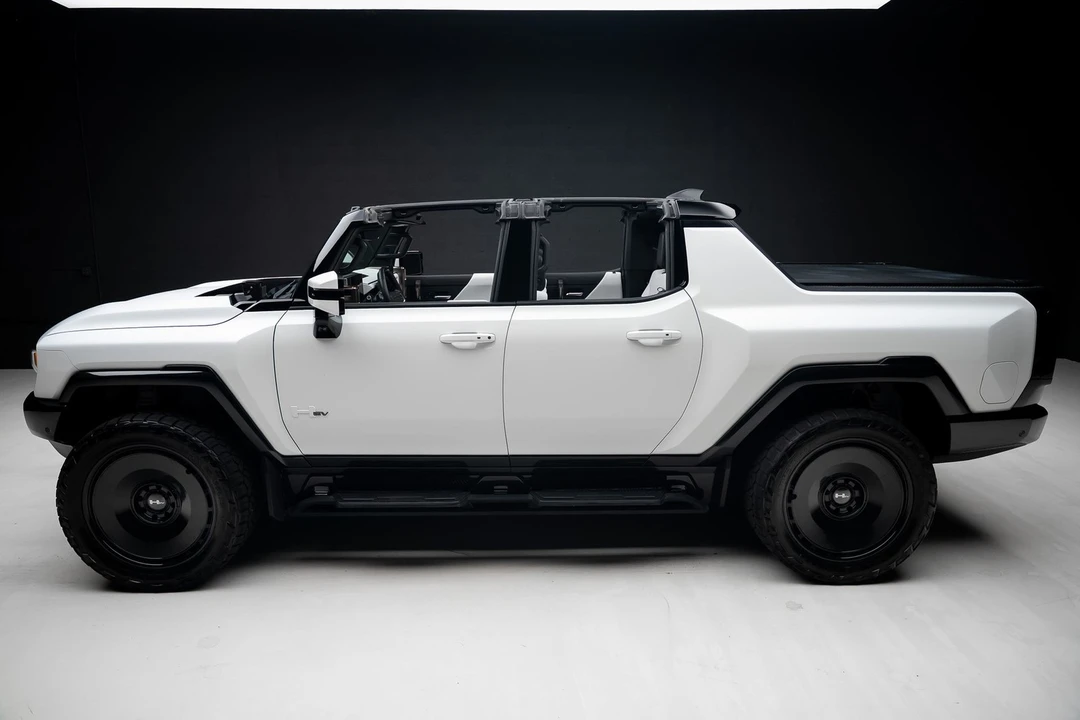 2022 GMC Hummer EV - Image 20 of 31