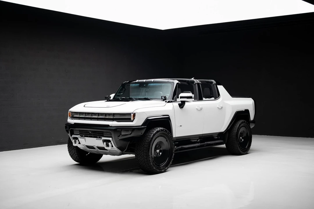 2022 GMC Hummer EV - Image 6 of 31