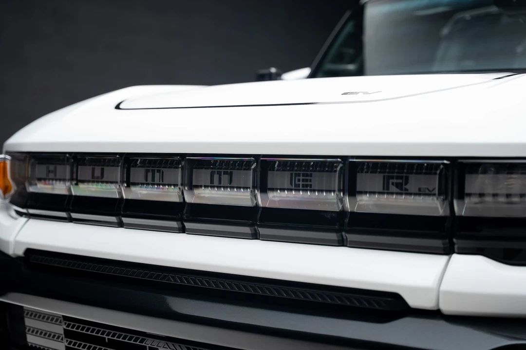 2022 GMC Hummer EV - Image 15 of 31