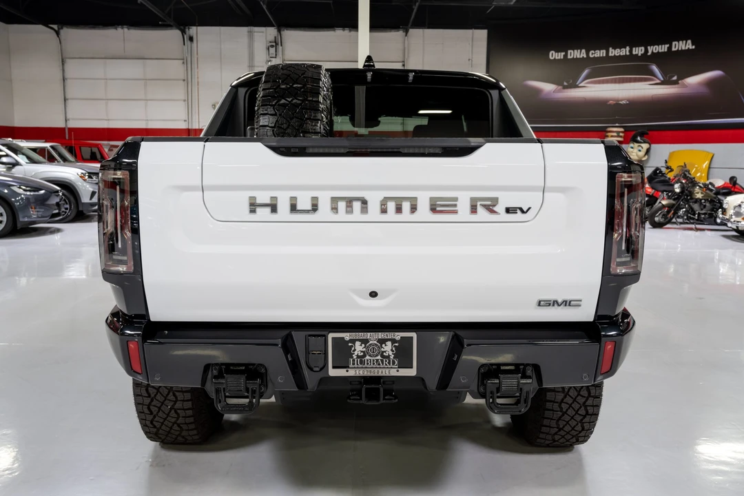 2022 GMC Hummer EV - Image 11 of 31