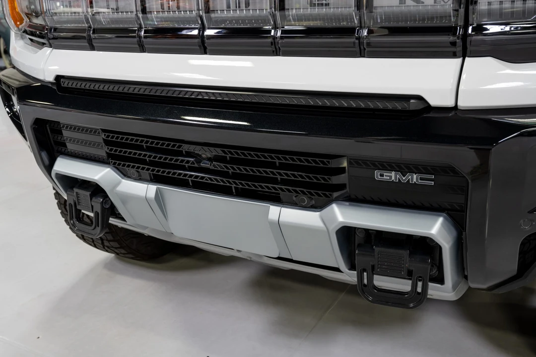 2022 GMC Hummer EV - Image 19 of 31