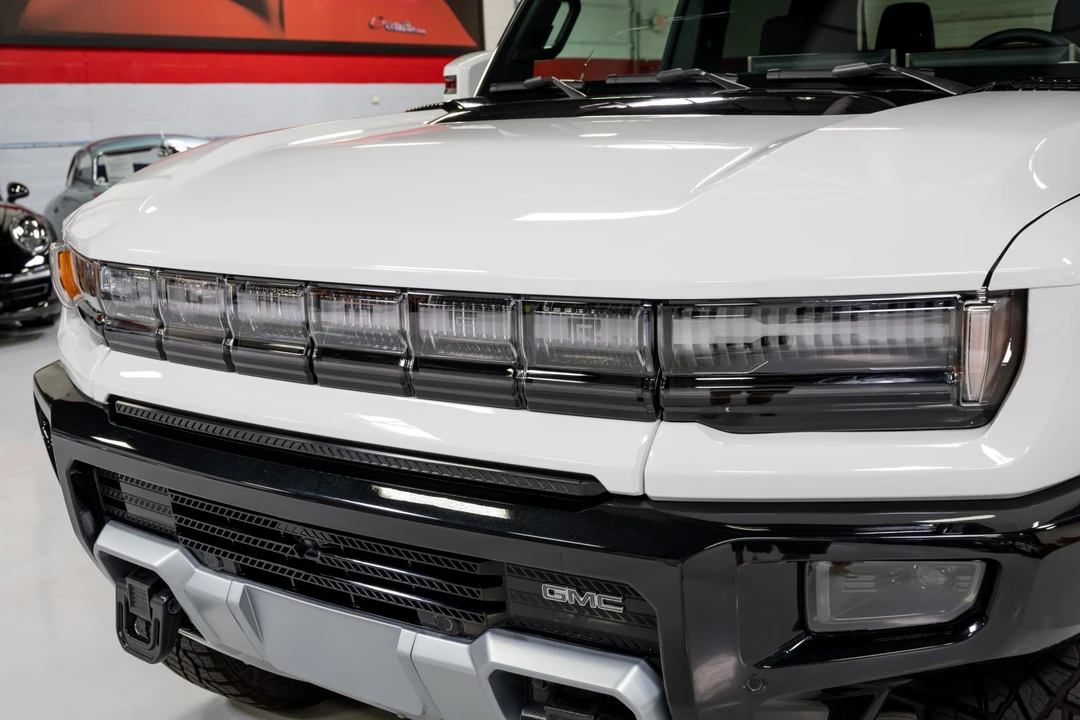 2022 GMC Hummer EV - Image 17 of 31