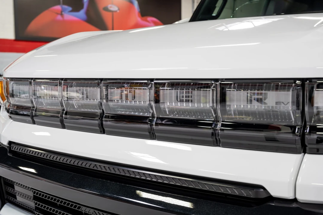2022 GMC Hummer EV - Image 18 of 31