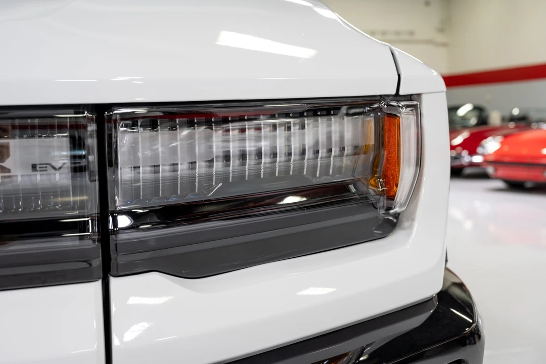 2022 GMC Hummer EV - Image 23 of 31