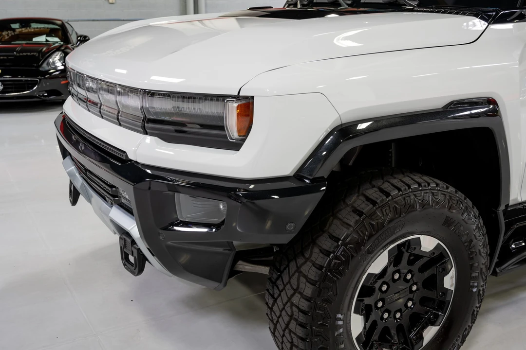 2022 GMC Hummer EV - Image 24 of 31