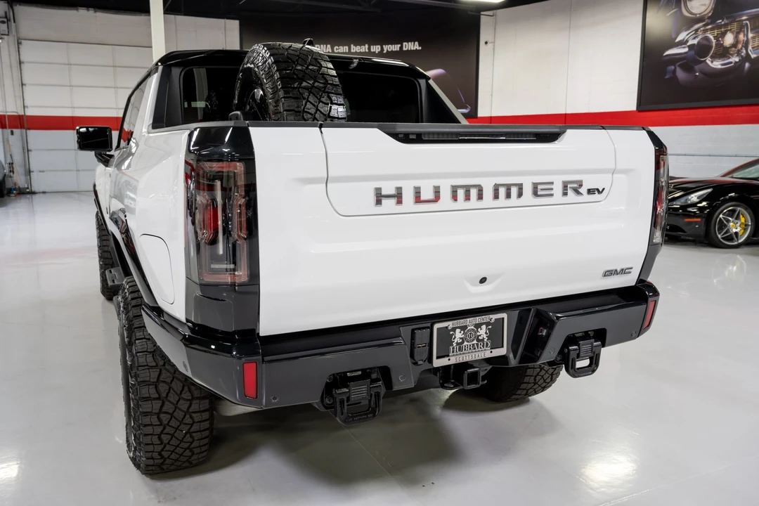 2022 GMC Hummer EV - Image 13 of 31