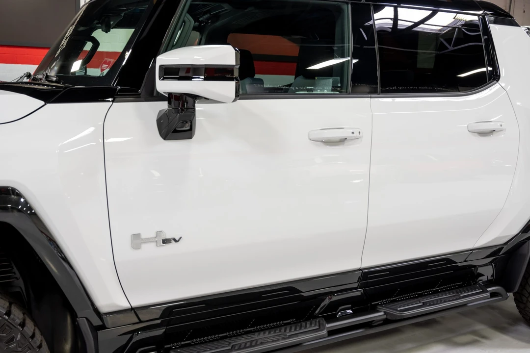 2022 GMC Hummer EV - Image 29 of 31