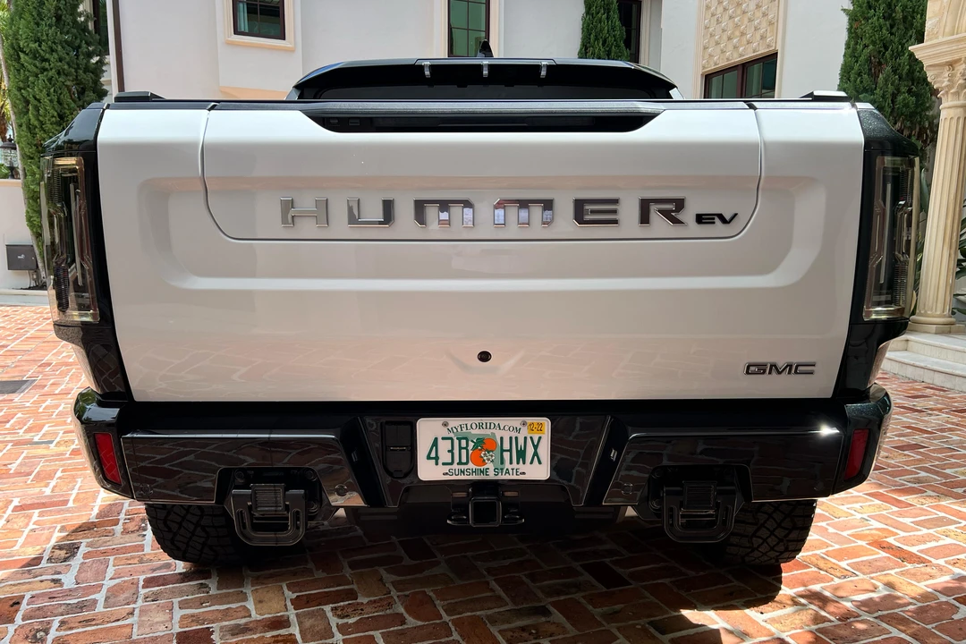 2022 GMC Hummer EV - Image 5 of 31
