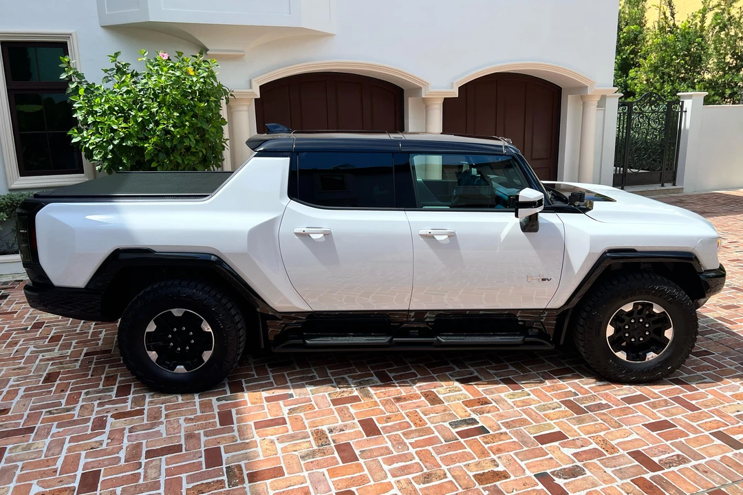 2022 GMC Hummer EV - Image 3 of 31