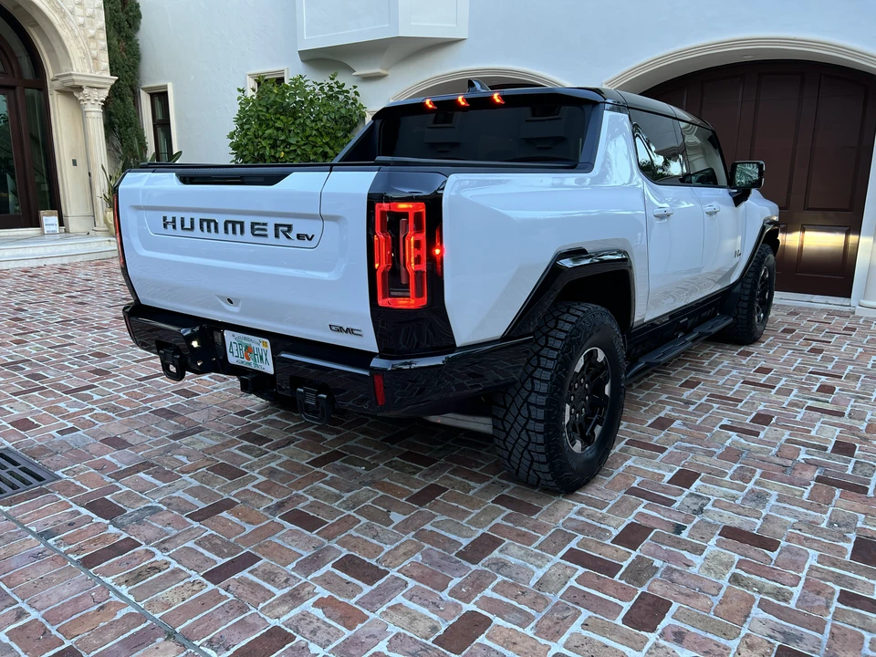 2022 GMC Hummer EV - Image 20 of 31