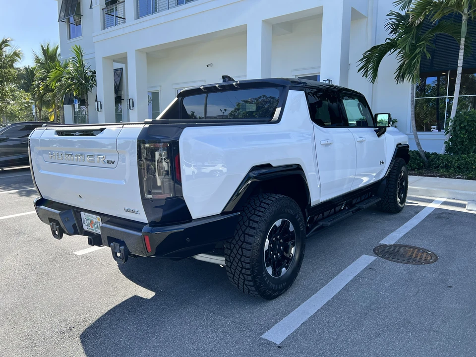 2022 GMC Hummer EV - Image 21 of 31