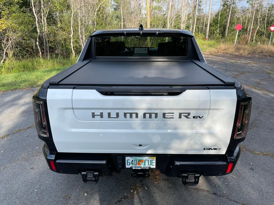 2022 GMC Hummer EV - Image 16 of 31