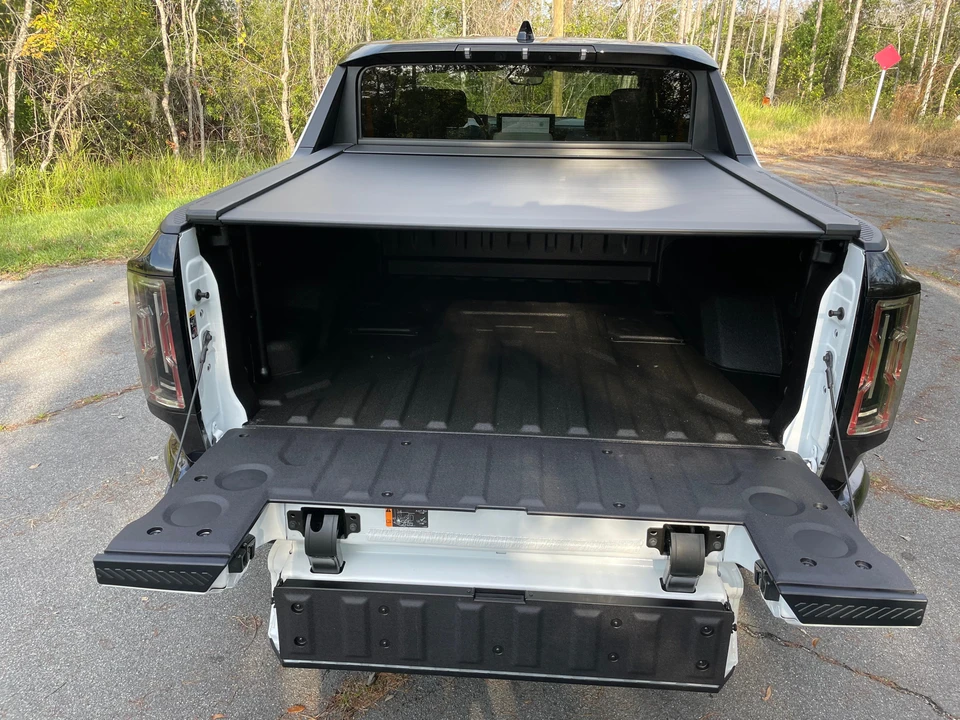 2022 GMC Hummer EV - Image 19 of 31