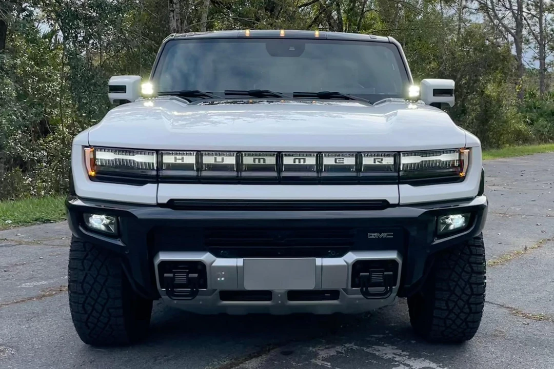2022 GMC Hummer EV - Image 2 of 31