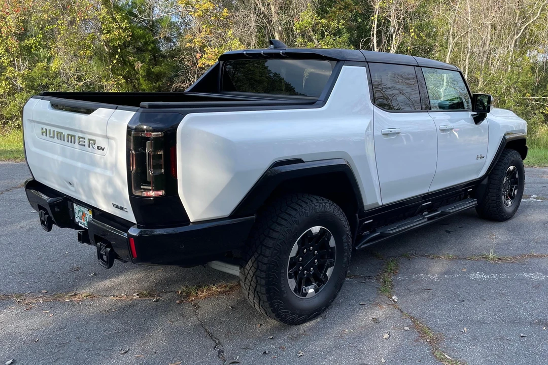 2022 GMC Hummer EV - Image 4 of 31