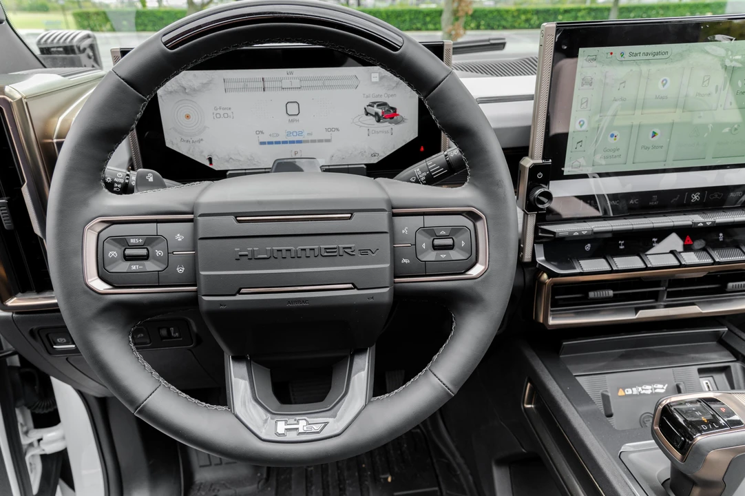 2022 GMC Hummer EV - Image 30 of 31