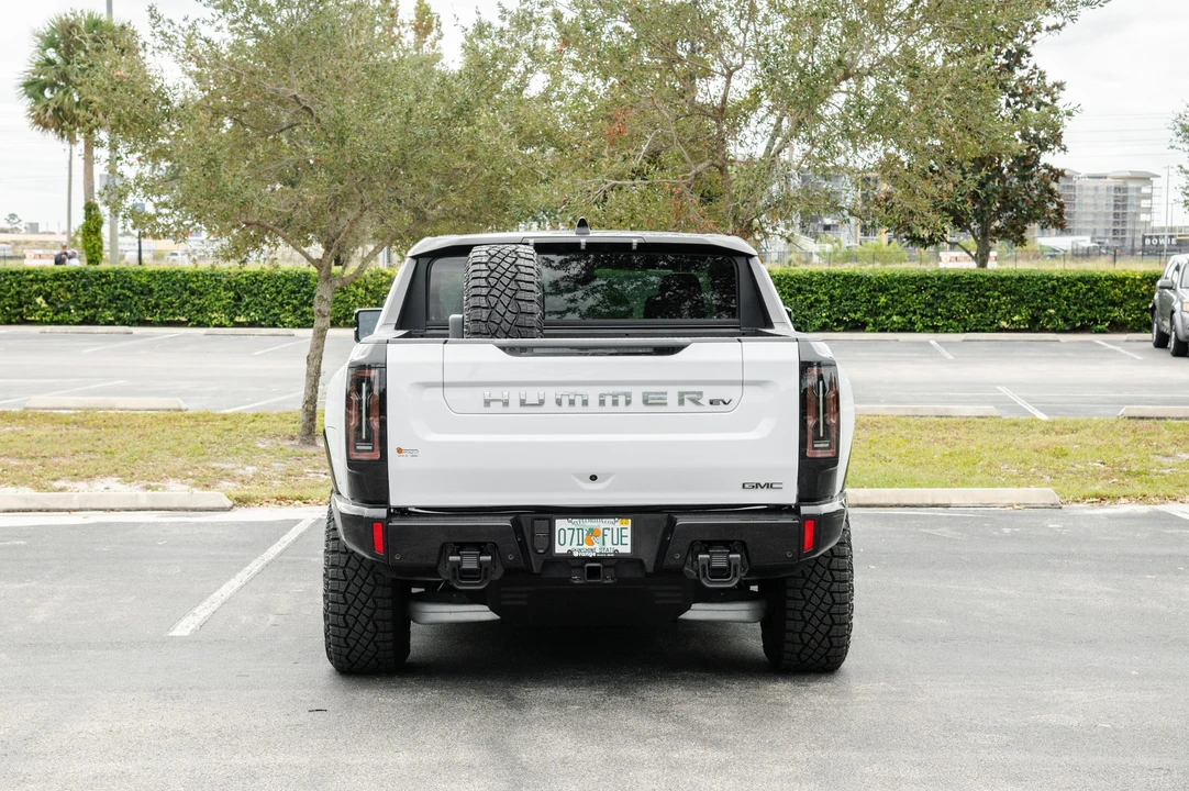 2022 GMC Hummer EV - Image 8 of 31
