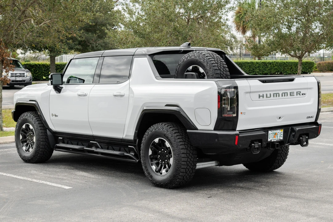 2022 GMC Hummer EV - Image 4 of 31