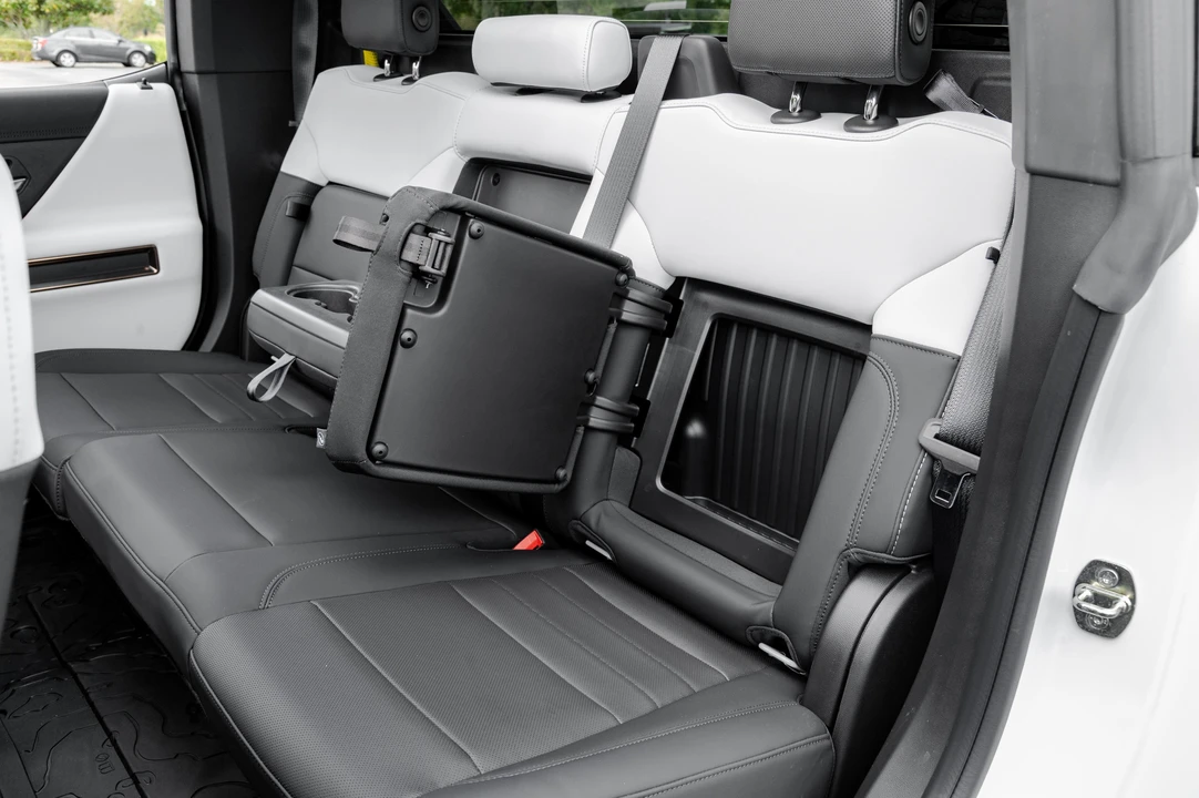 2022 GMC Hummer EV - Image 28 of 31