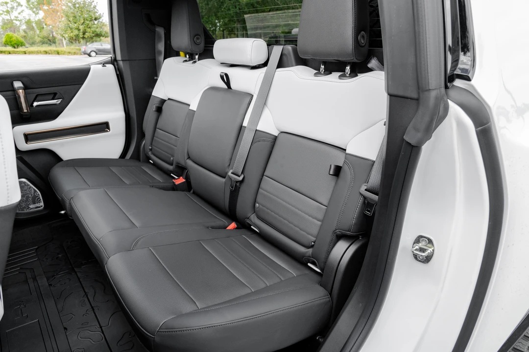 2022 GMC Hummer EV - Image 24 of 31