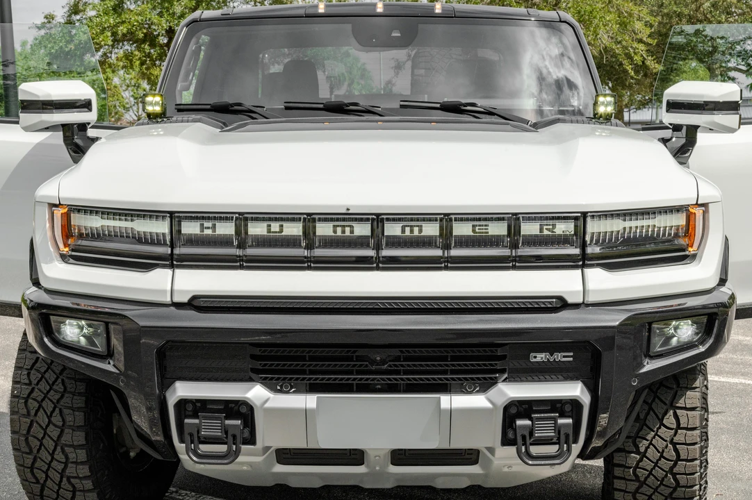 2022 GMC Hummer EV - Image 6 of 31