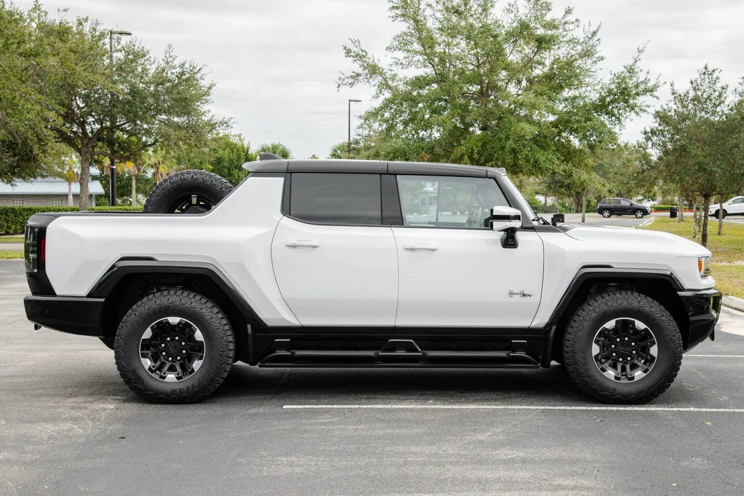 2022 GMC Hummer EV - Image 3 of 31