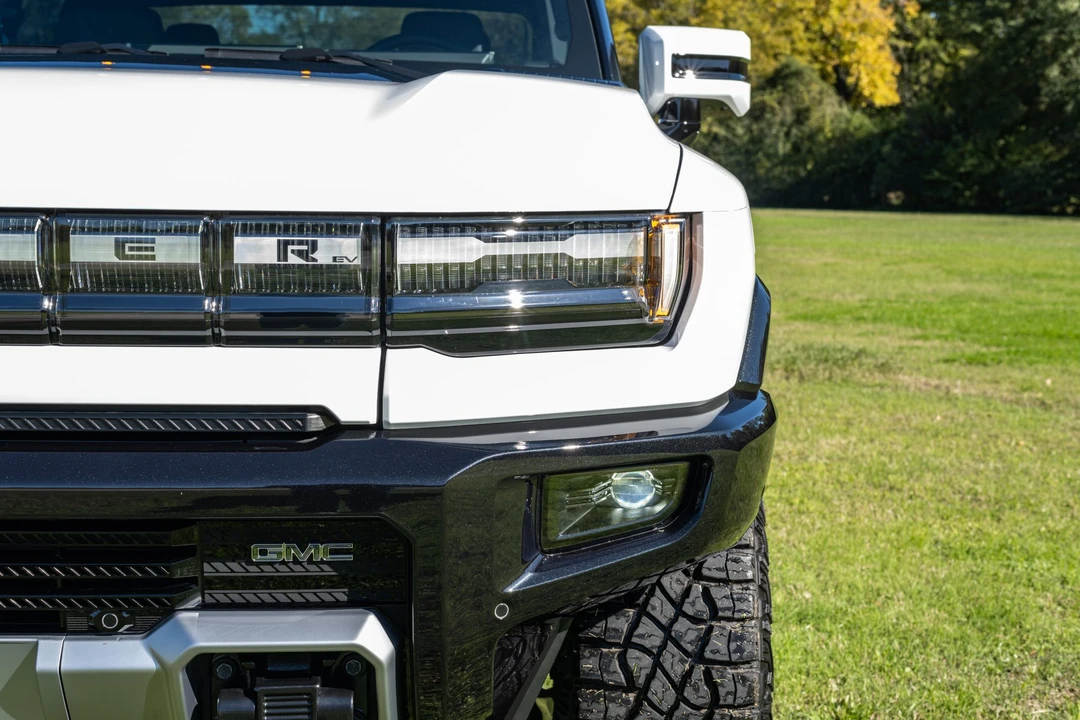 2022 GMC Hummer EV - Image 15 of 31