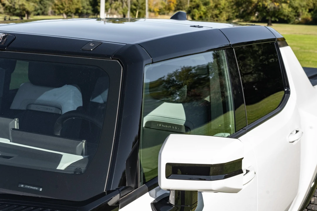 2022 GMC Hummer EV - Image 29 of 31