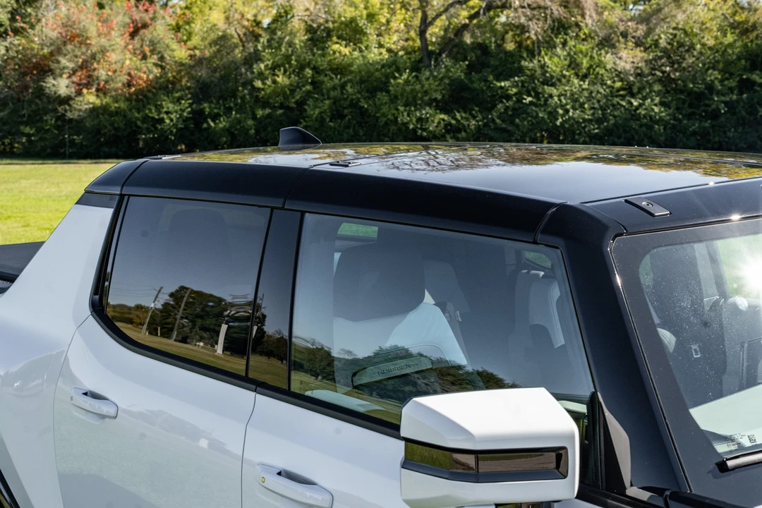 2022 GMC Hummer EV - Image 26 of 31