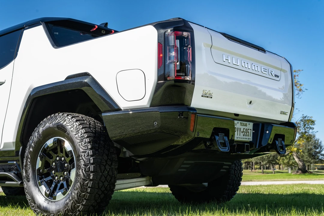2022 GMC Hummer EV - Image 21 of 31