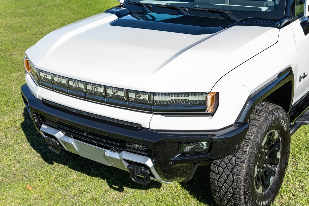 2022 GMC Hummer EV - Image 20 of 31