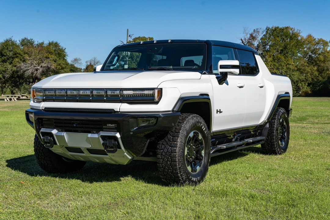 2022 GMC Hummer EV - Image 2 of 31