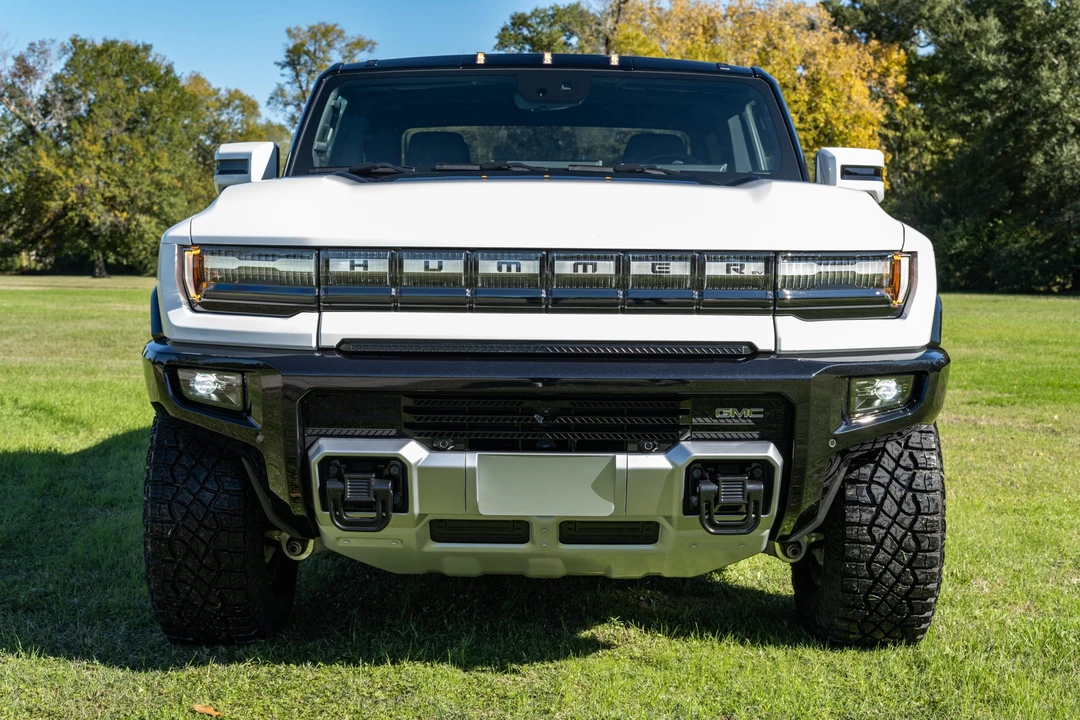 2022 GMC Hummer EV - Image 7 of 31