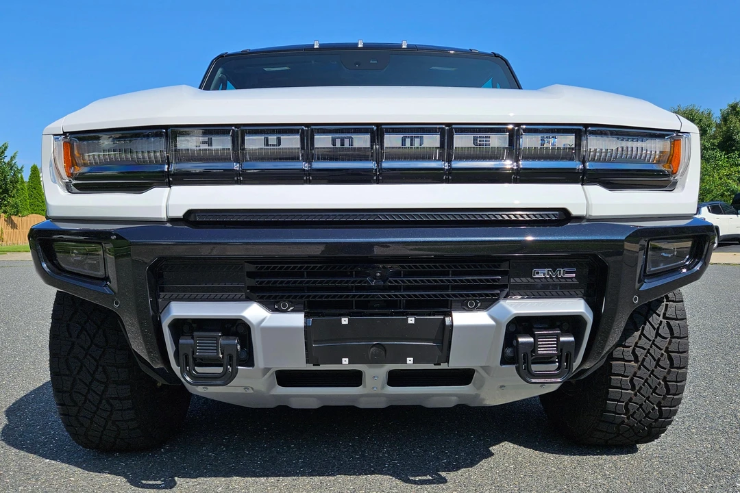 2022 GMC Hummer EV - Image 2 of 31