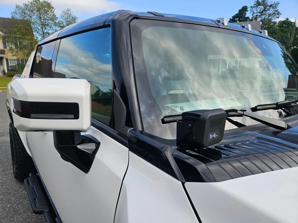 2022 GMC Hummer EV - Image 22 of 31