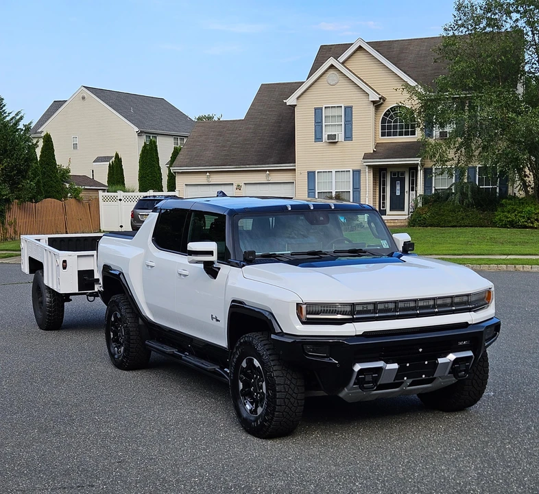 2022 GMC Hummer EV - Image 19 of 31