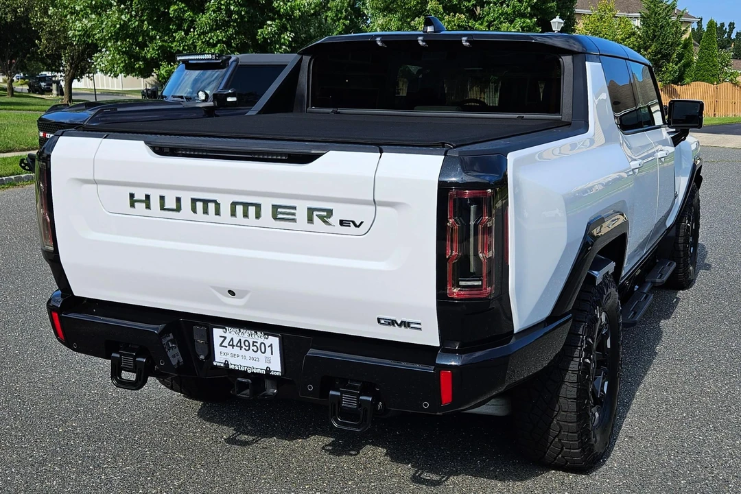 2022 GMC Hummer EV - Image 4 of 31