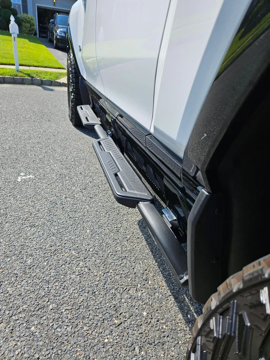 2022 GMC Hummer EV - Image 29 of 31