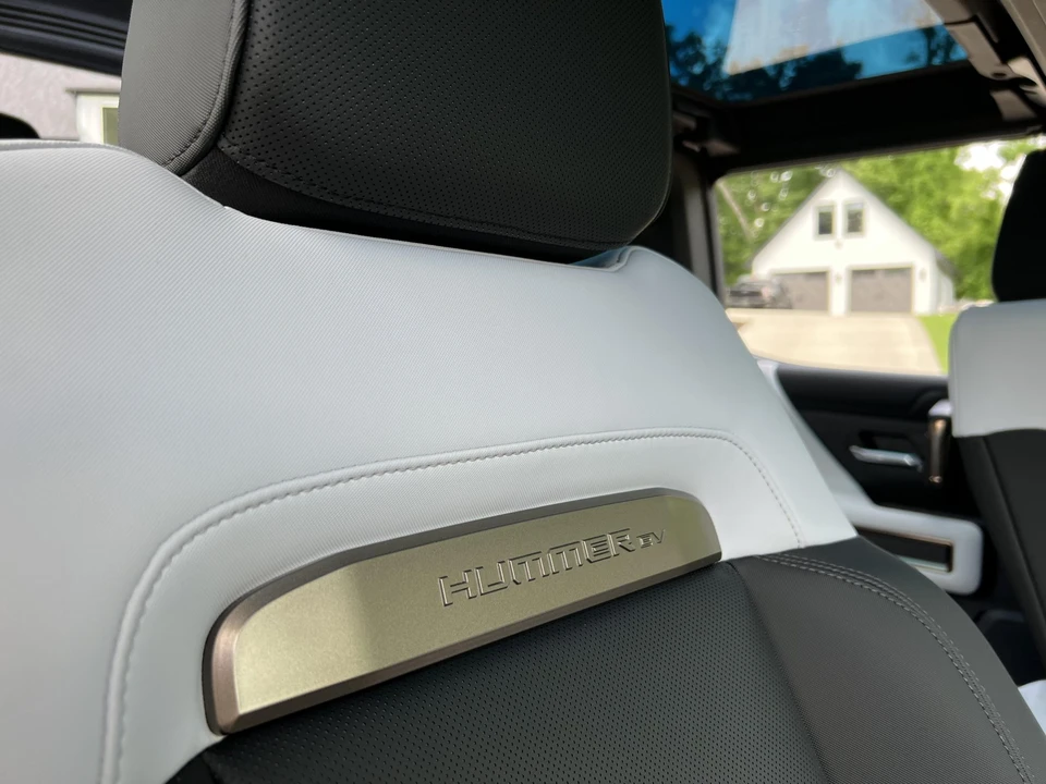 2022 GMC Hummer EV - Image 31 of 31