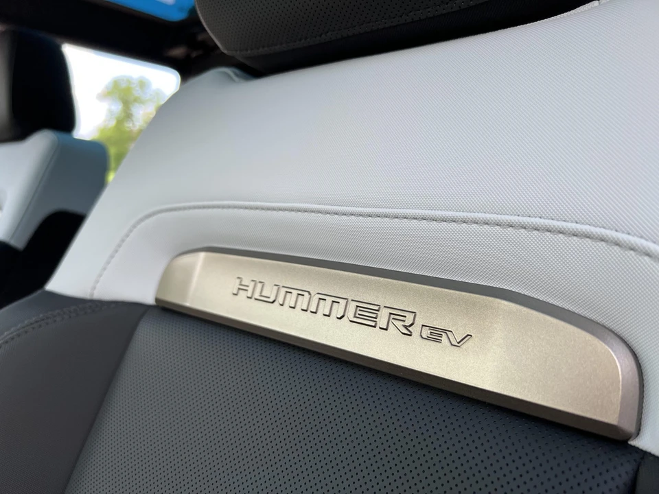2022 GMC Hummer EV - Image 30 of 31