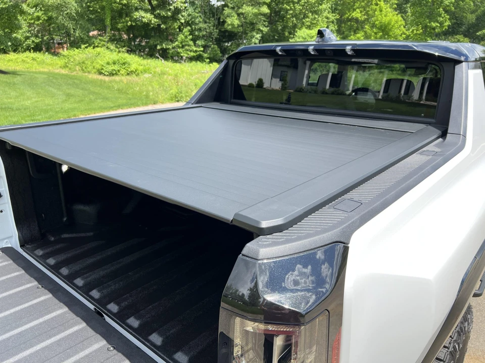 2022 GMC Hummer EV - Image 17 of 31