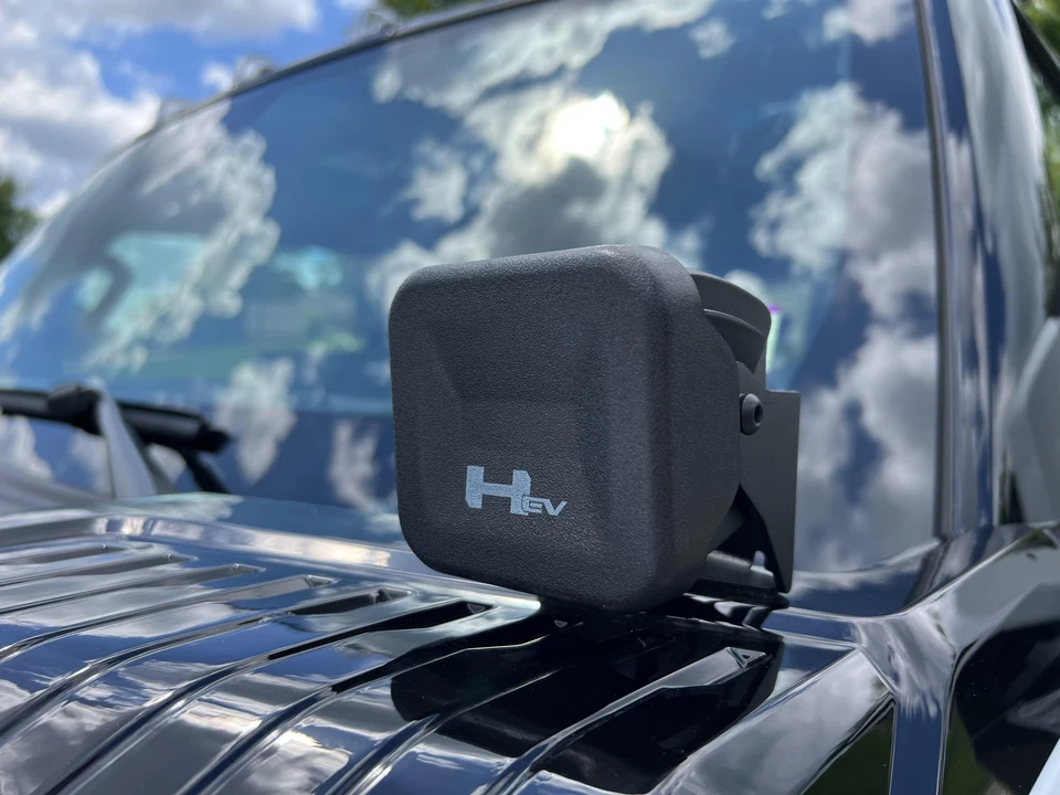 2022 GMC Hummer EV - Image 12 of 31