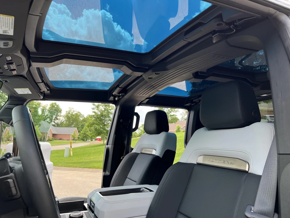 2022 GMC Hummer EV - Image 27 of 31