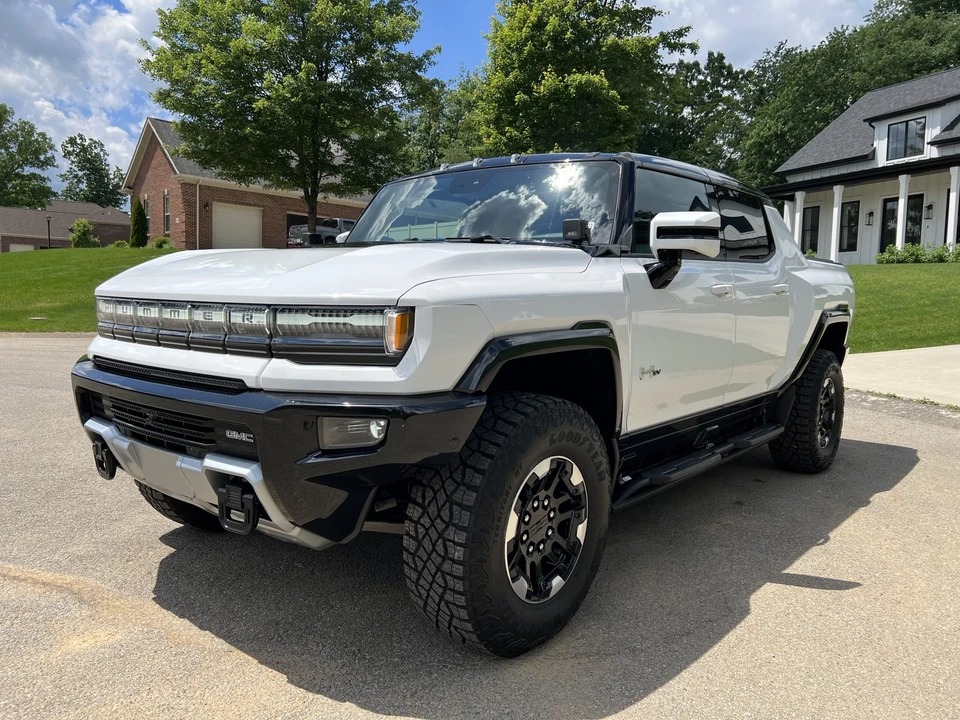 2022 GMC Hummer EV - Image 2 of 31